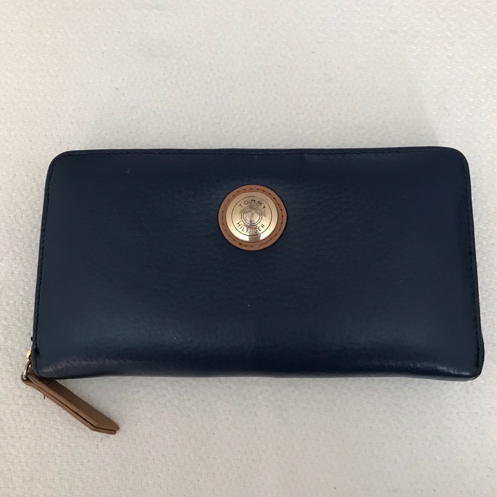 Tommy Hilfiger wallet